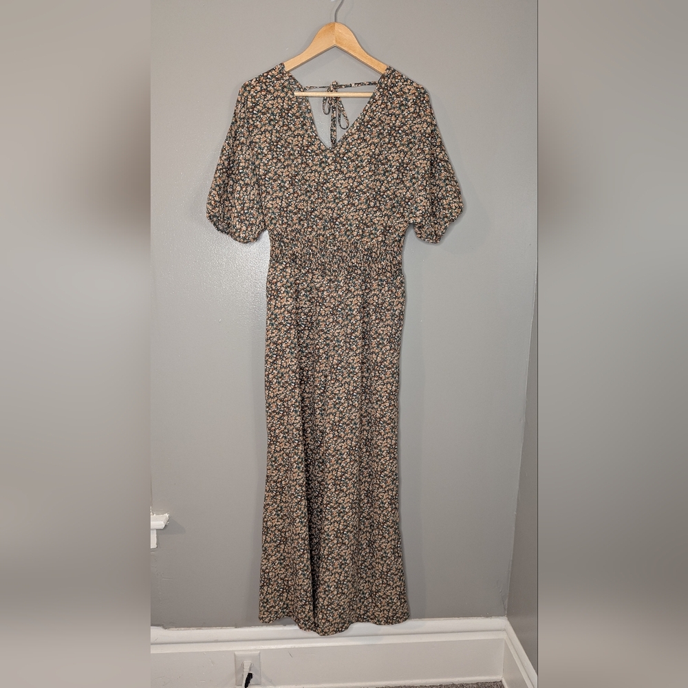 Beautiful floral Shein straight leg jumpsuit. Large, true to size. Like New.